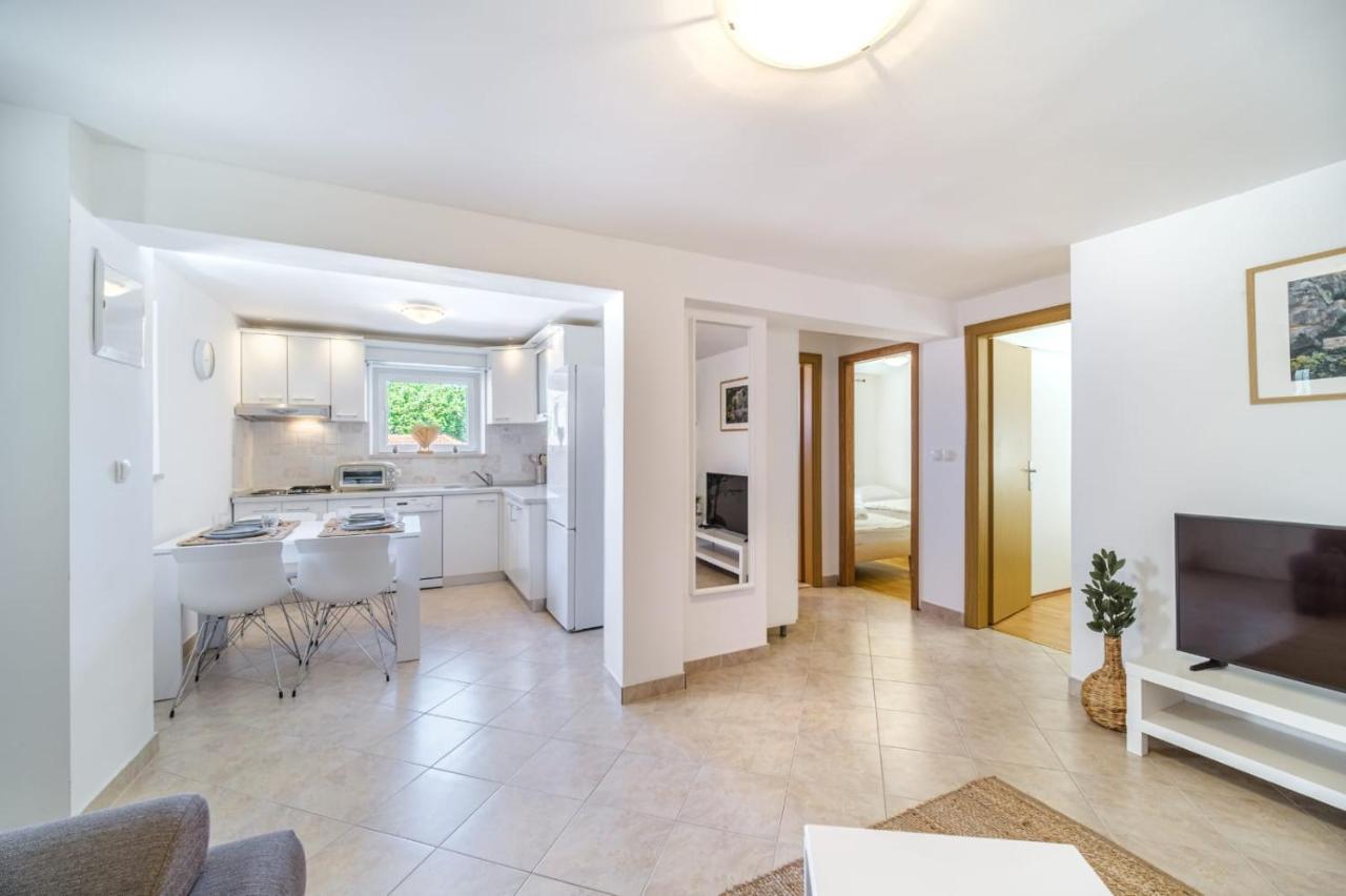 סופטאר Apartmani P&S מראה חיצוני תמונה