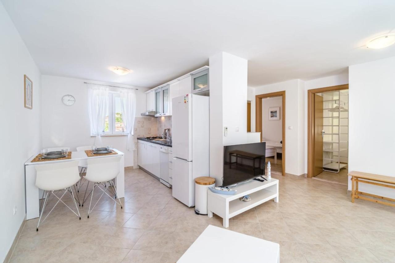 סופטאר Apartmani P&S מראה חיצוני תמונה
